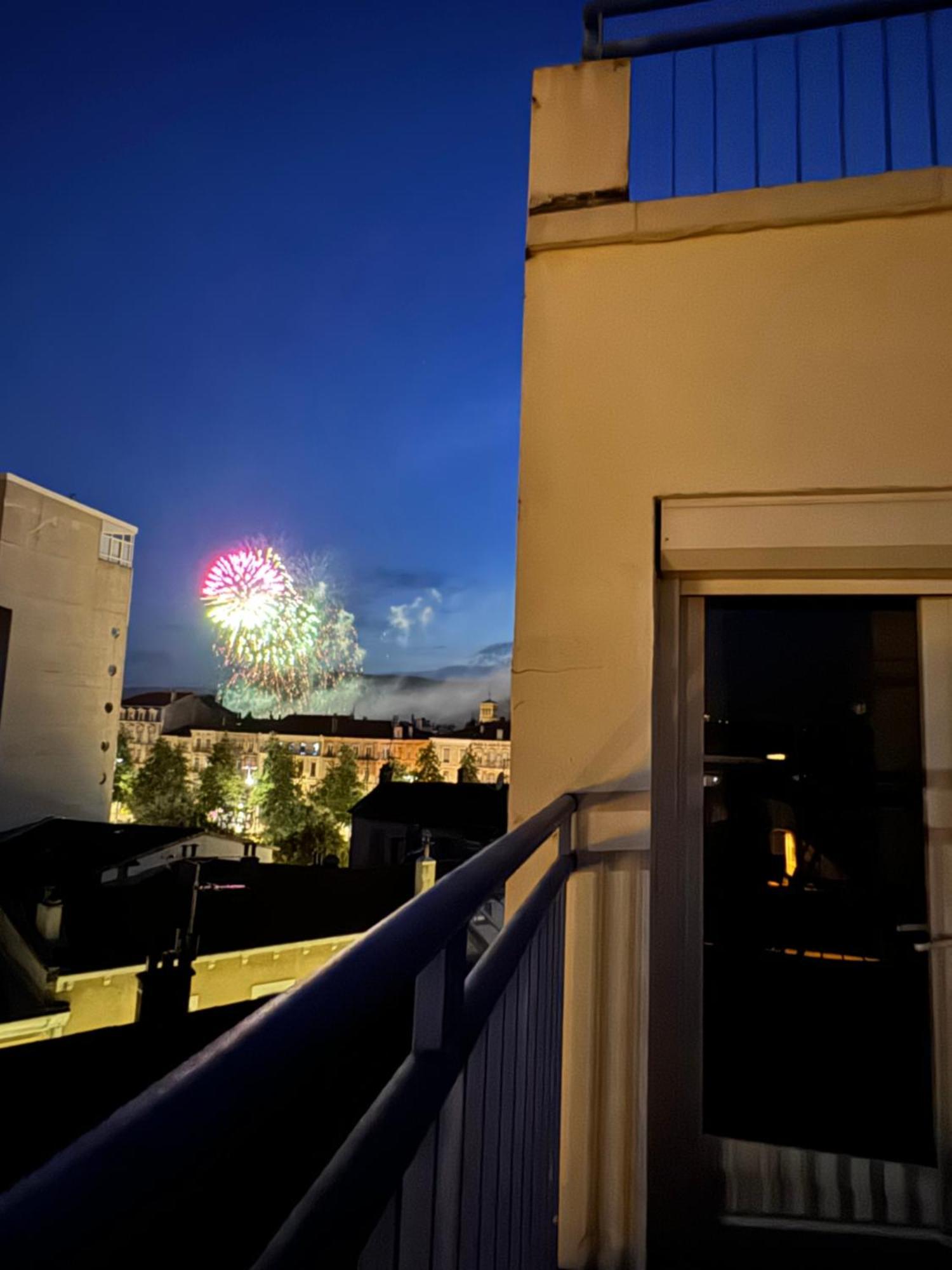 Appartement Terrasse Au Coeur De Valence 54 Exteriör bild